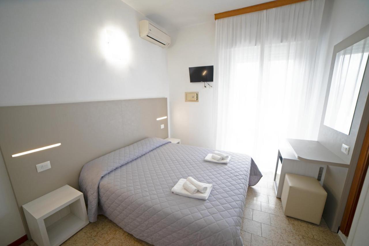 Hotel Ischia Rimini Exterior photo